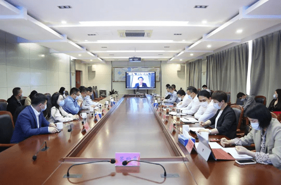 Read more about the article 伟德国际(bv1946-源于英国)唯一官方网站二期项目开发区签约仪式